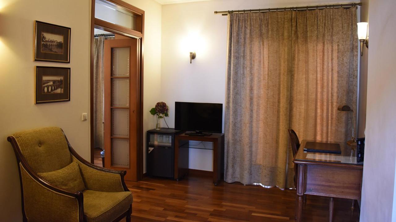 Dionisos Hotel Larissa Extérieur photo