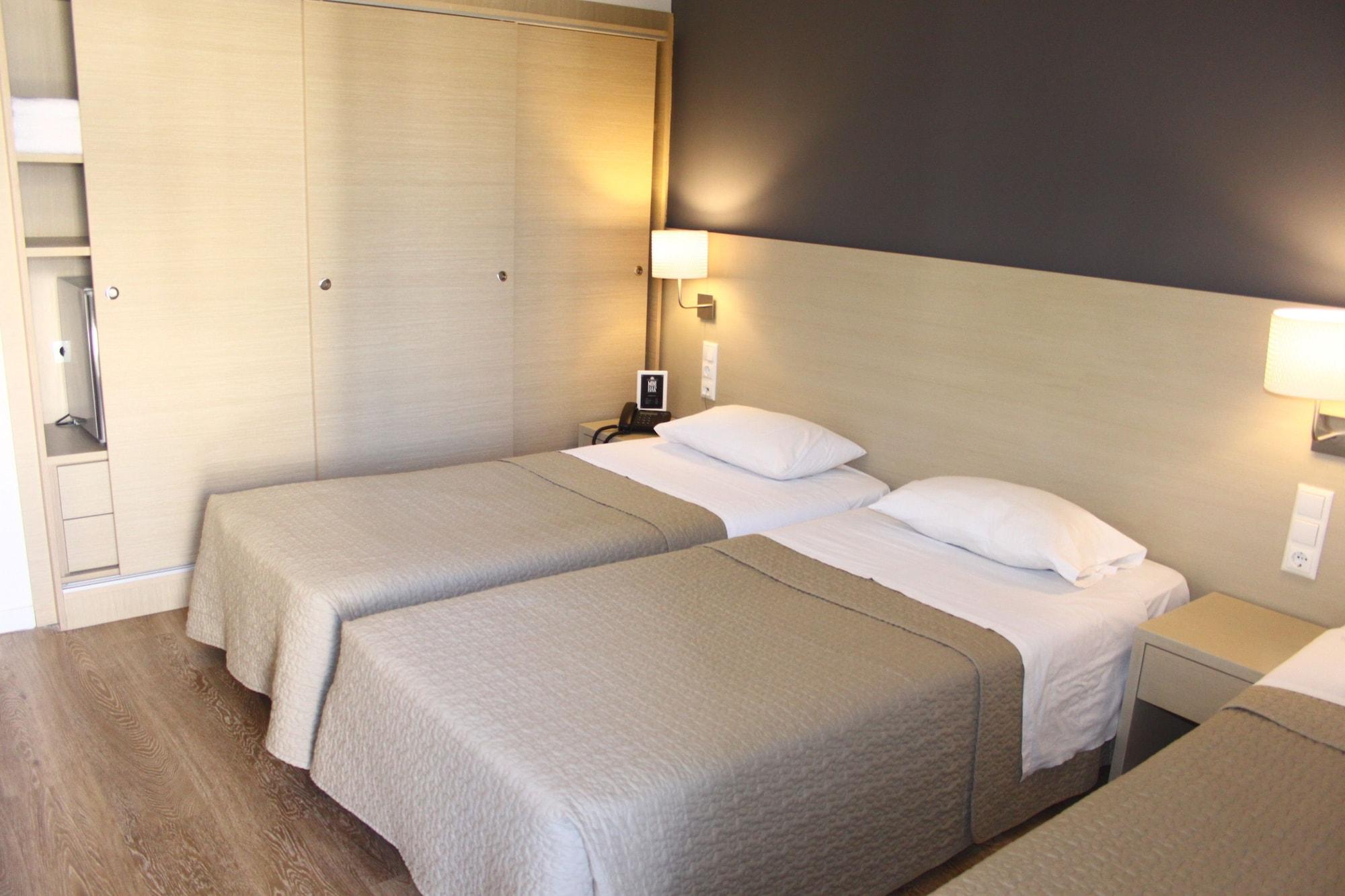 Dionisos Hotel Larissa Extérieur photo