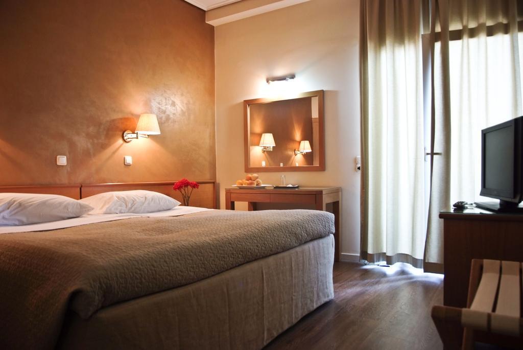 Dionisos Hotel Larissa Extérieur photo