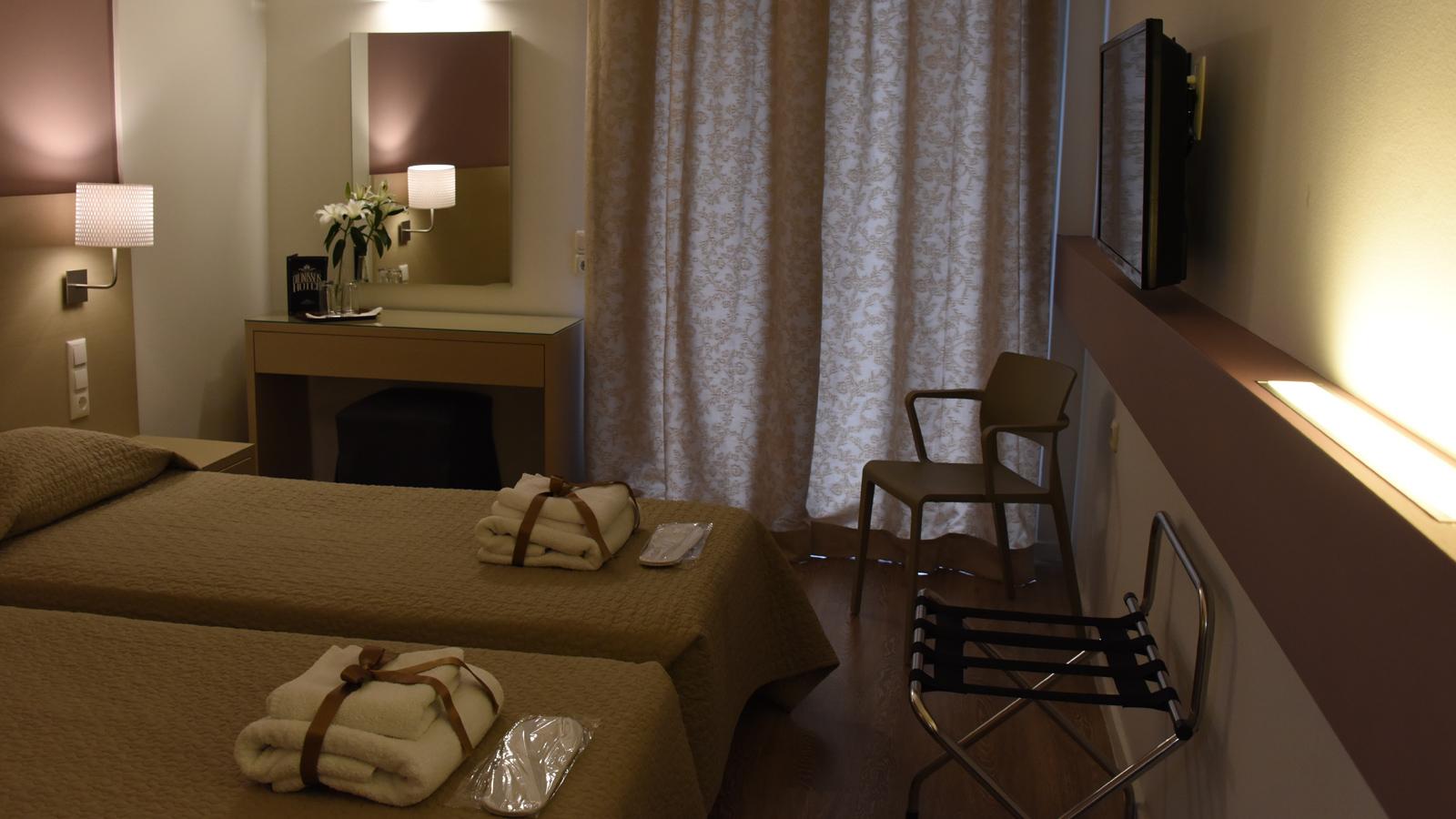 Dionisos Hotel Larissa Extérieur photo